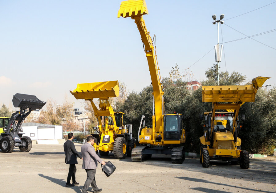 ۱۵ دستگاه خودرو به ناوگان شهرداری قشم افزوده شد